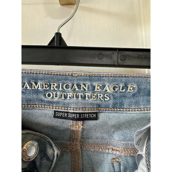 American Eagle Women’s size 12 blue jeans - Picture 4 of 8
